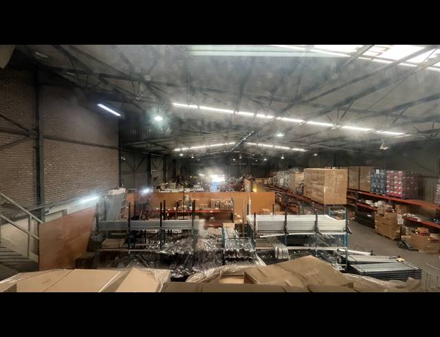 1,535M² WAREHOUSE TO LET IN SPARTAN